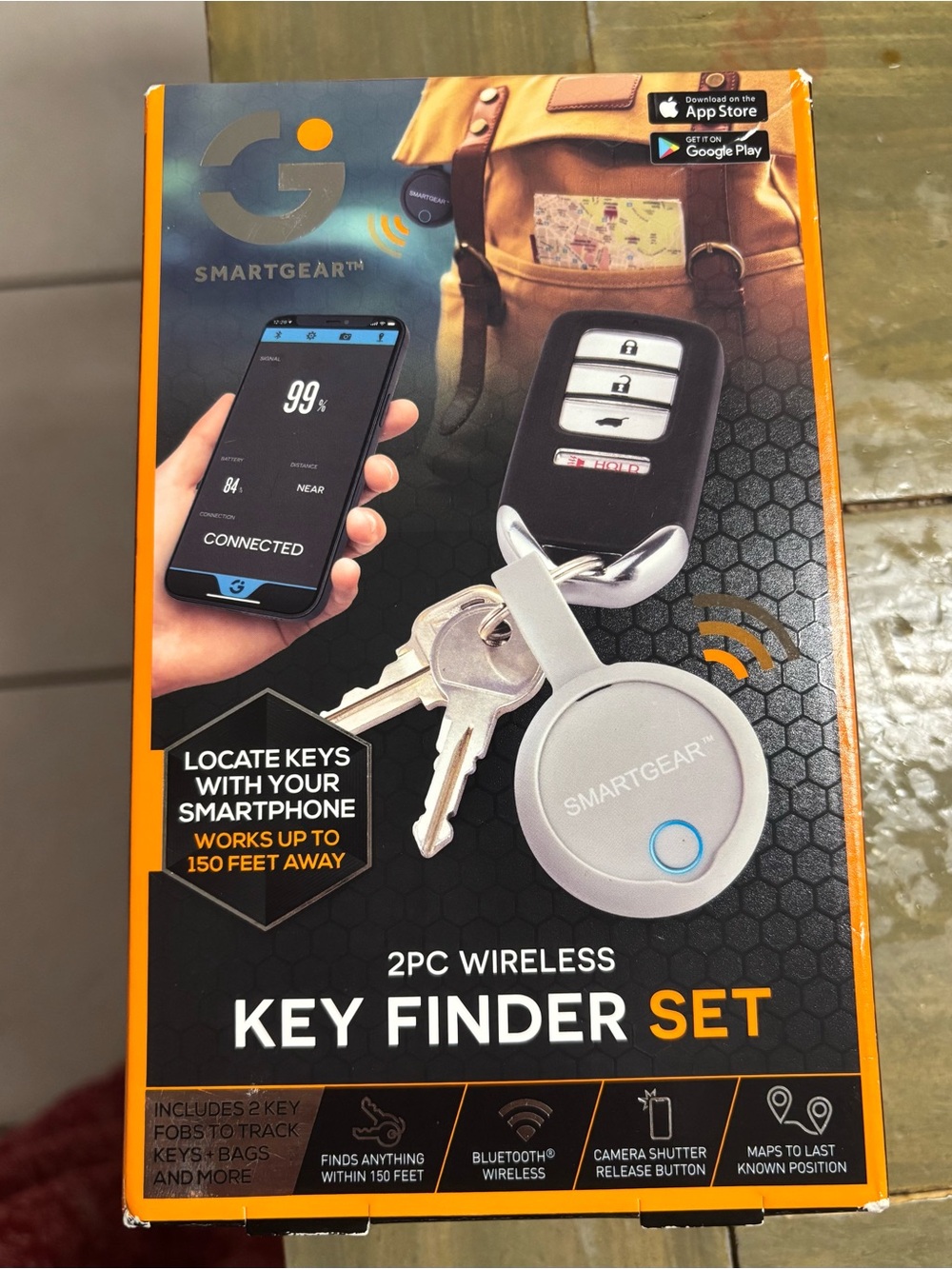NIB SmartGear 2 piece Wireless Multifunctional Find it tracker. Retail 39.99.